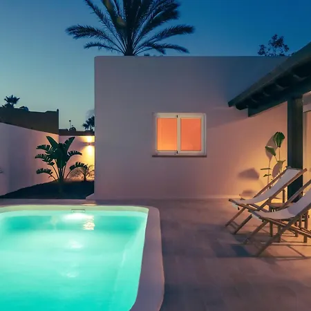 Villa Tropico - Design With Pool In - By Luna Corralejo
